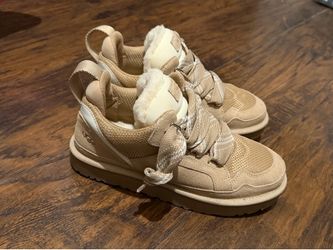 Ugg lowmel size 10 $95