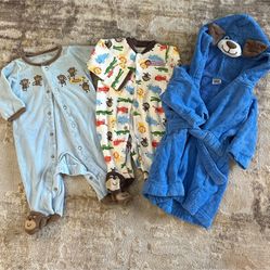 Carters Newborn Outfits And Robe 