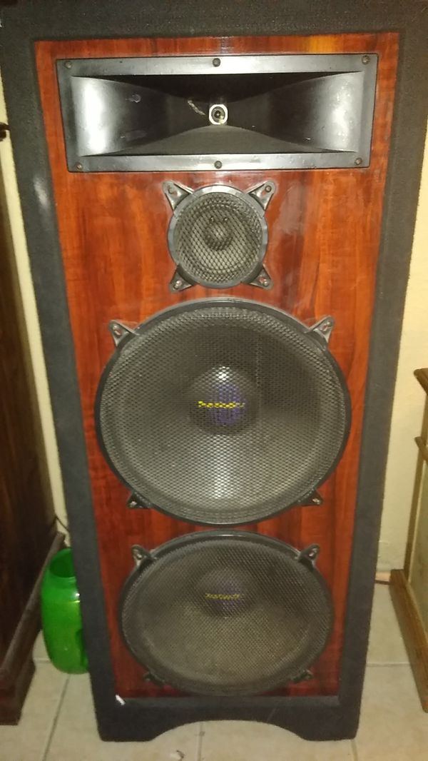 Pro studio speakers crystal clear for Sale in Las Vegas, NV OfferUp