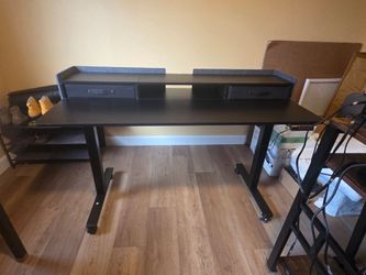 Claiks Standing Desk