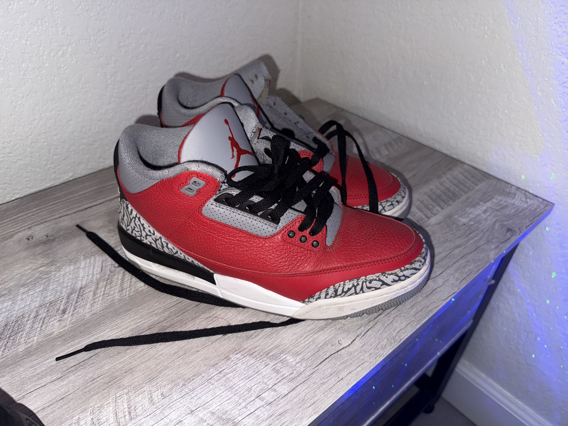 Jordan 3 Fire Red