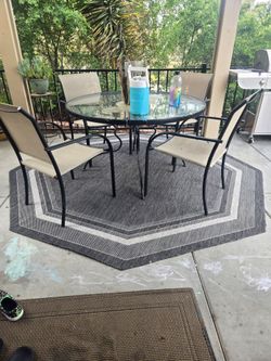 Outdoor rug