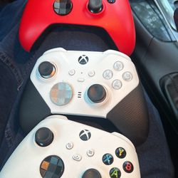 Xbox Controller And Elite Controller 