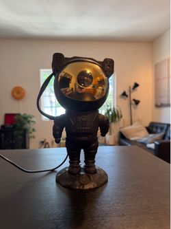 Astronaut galaxy projector w/ remote