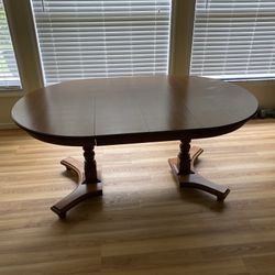 Antique Tell City Split Pedestal Table - Colonia style