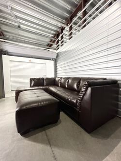 American Furniture Warehouse Sectional Couch( Free Delivery)