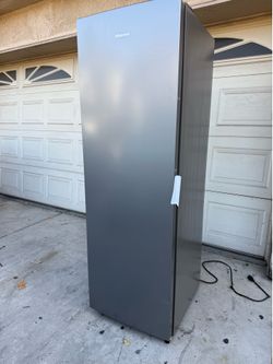 Hisense Standing Freezer Fridge! BRAND NEW