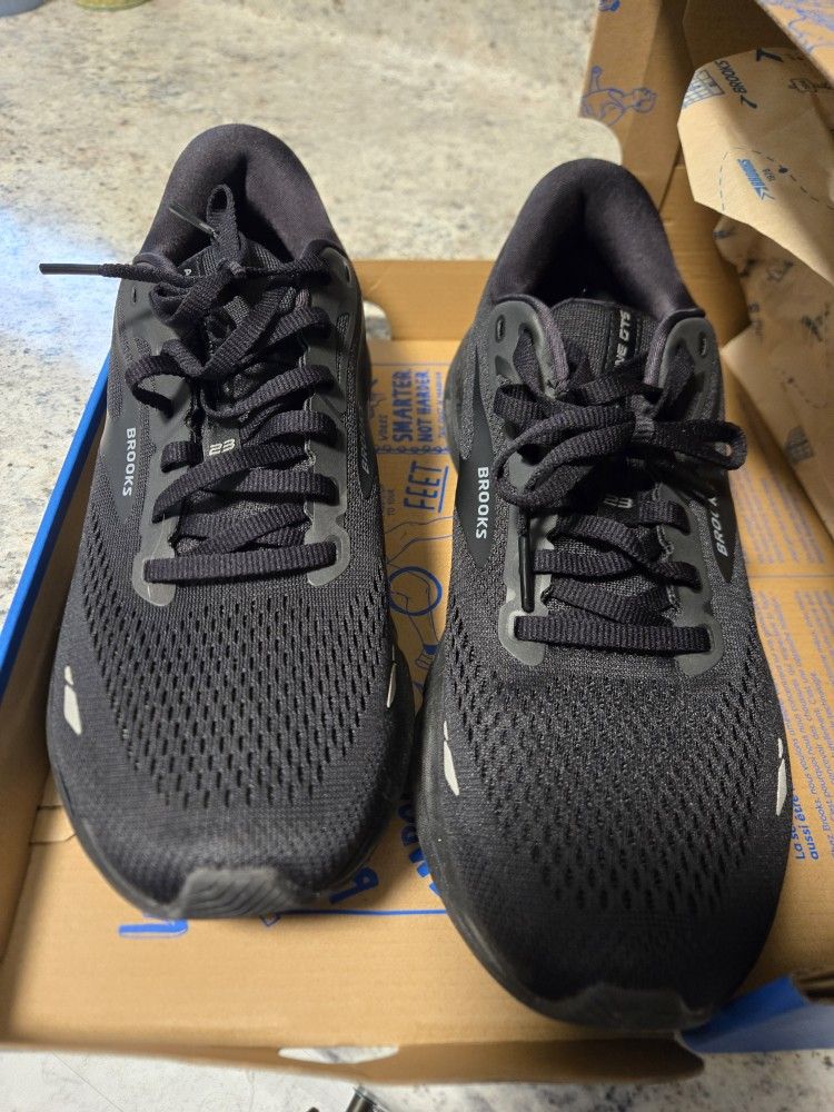 Mens Brooks Sneakers