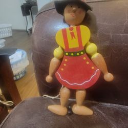  VINTAGE WOODEN DANCING PUPPET (MADE IN AUSTRIA)