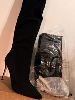 Steve Madden Epic Over Knee Boots. Never worn size 9