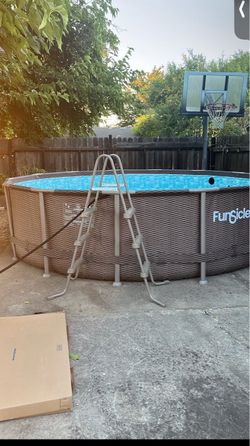 Free pool