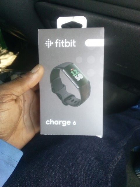 FITBIT CHARGE 6 BRAND NEW IN BOX!!!!!!