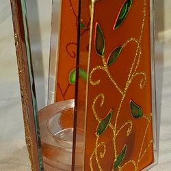 Three Paneled Candle Holder L5V034