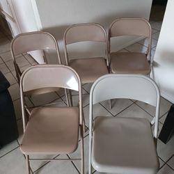 Set of  5 Metal Heavy Duty Folding Chairs / Sillas De Metal