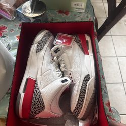 Jordan Fire Red 3’s Size 11