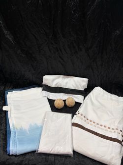 Bundle lot for sale - shower, curtain, pillow, sham & Wood Grain Leaf Finials,