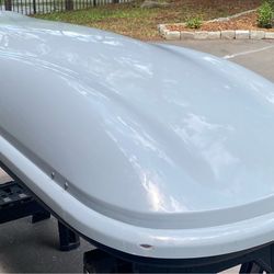 Thule Evolution 1600 Rooftop Cargo Box – Excellent Condition, Barely Used