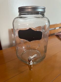 Glass Beverage Dispenser with Spigot