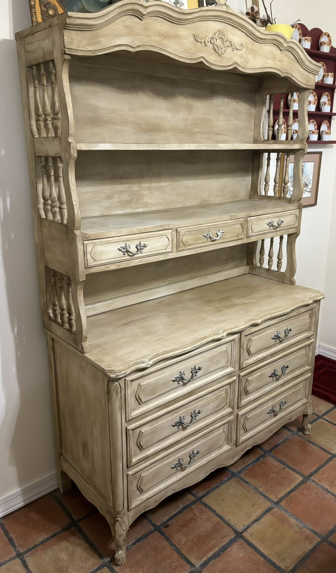 Hutch French Provençal 