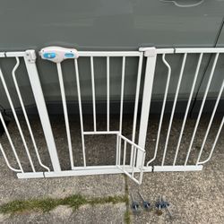 Gate