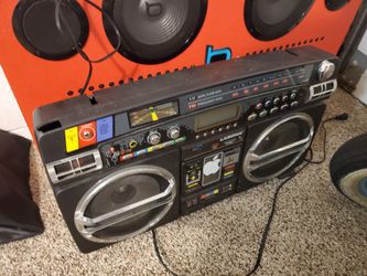 Old-school boombox with iPad hookup