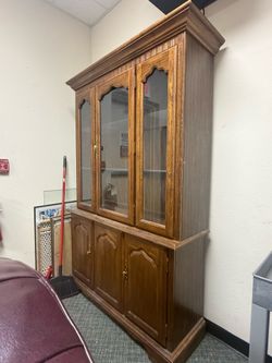 Dining Room Hutch/Cabinet