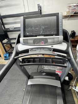 NordicTrack Commercial 2950 Treadmill – 22” Touchscreen, Incline/Decline