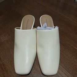 Woman's Shoes