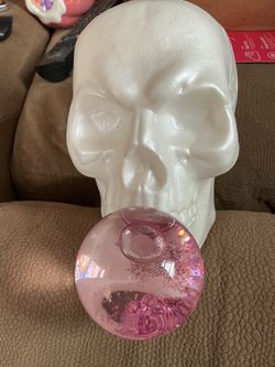 Halloween Skull Blowing Gum Décor,