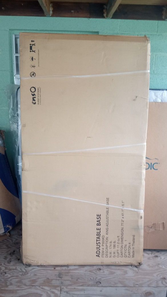 Brand- New Adjustable Base King Size Enso Sleep System