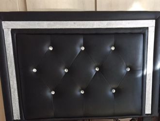Twin Size Headboard ! Almost new!!!