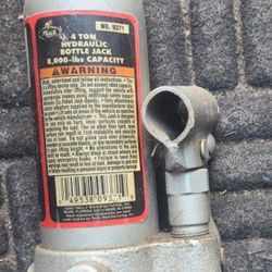 4 Ton Hydraulic Bottle Jack $18