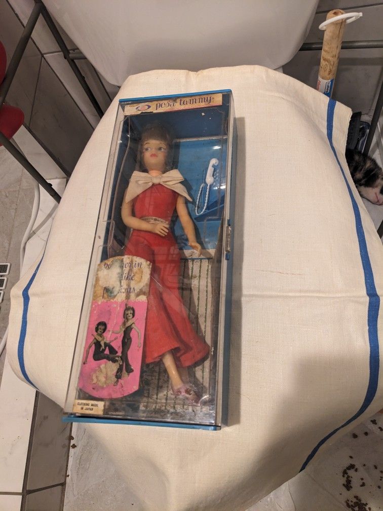 IDEAL VINTAGE POS'N TAMMY DOLL Original 1960s Doll Telephone Booth Barbie Style
