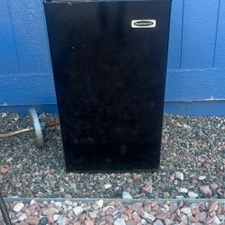 Mini Fridge 