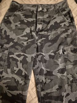 Womens  black camouflage