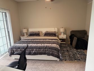 Like new king size bed and metras.
