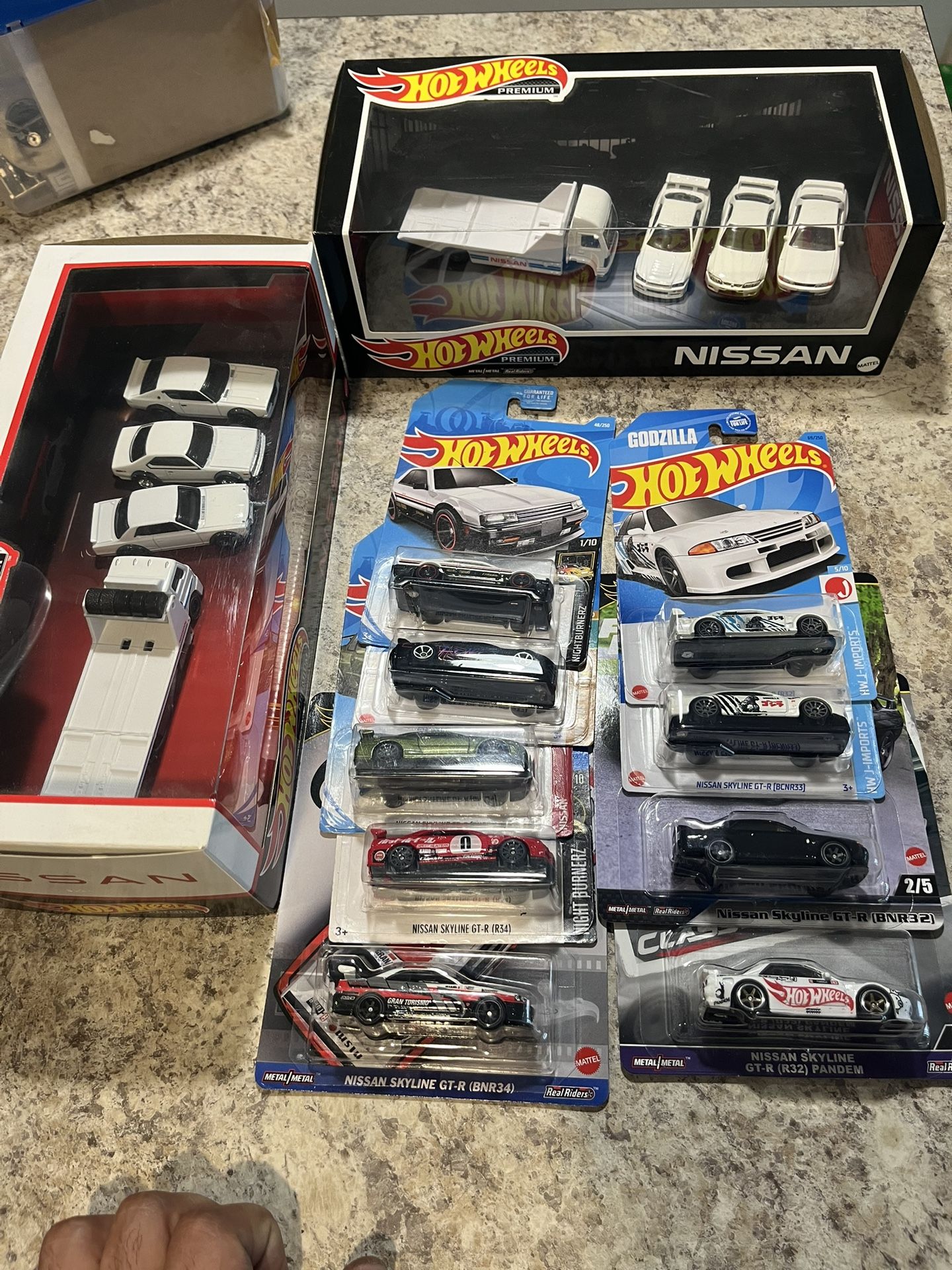 Hot Wheels Skyline Lot