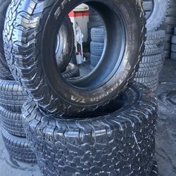 Vendo Un Set De Llantas Usadas BFGoodrich LT 265/70R17 En Perfectas Condiciones Instaladas Y Balansiadas Las 4