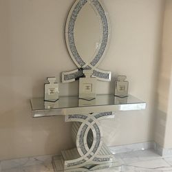 Mirrored Console Table With Crystal 