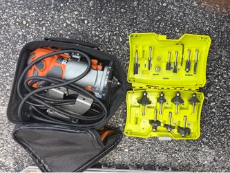 Ridgid corded 1/4 Shane Router & 15 bit Ryobi set