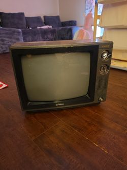 Fuzzy https://offerup.com/redirect/?o=cGljdHVyZS5TYW1zdW5n Celebrity Vintage CRT Television