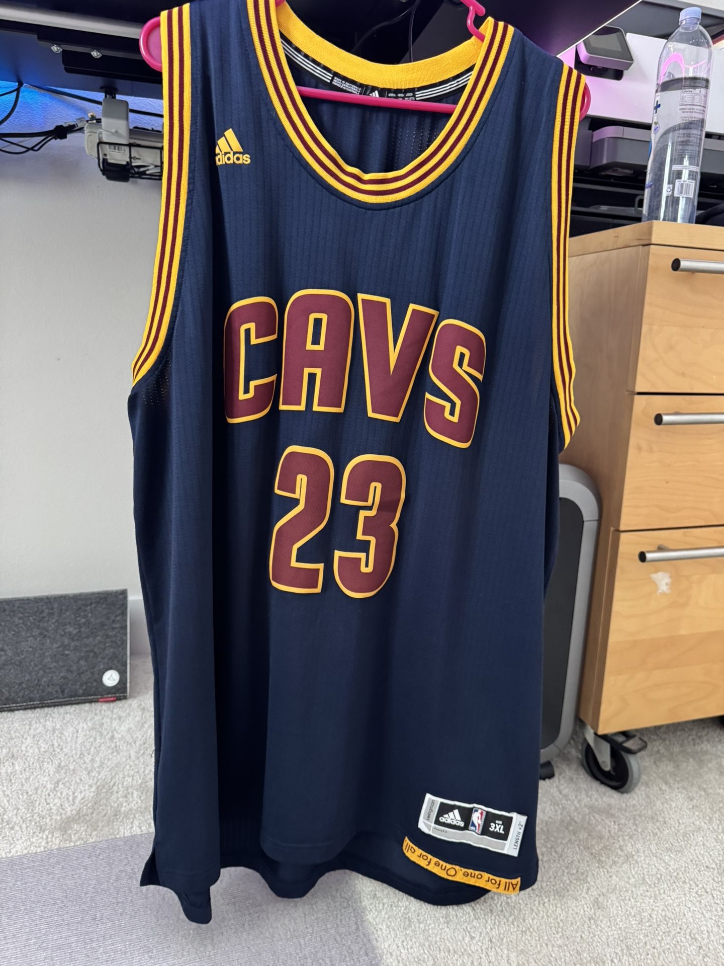 Lebron James Jersey (Swingman) 3XL