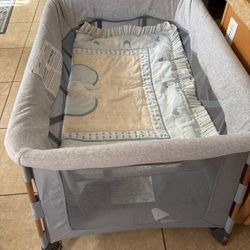Baby bassinet play pen