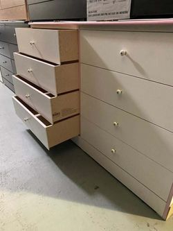 8  Drawer  white pink liner