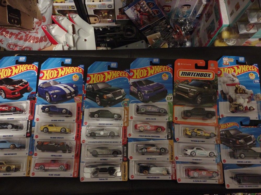 Hotwheels 1:64 Diecast Lot Of 23 Ferrari Viper Mercedes Mazda Audi Mustang Mazda Rx-7 Bugatti Formula Nissan And More... Hot Wheel Toys