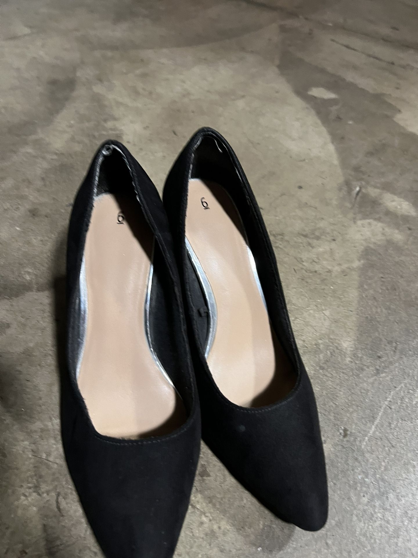Shoes 👞 one pair for $20