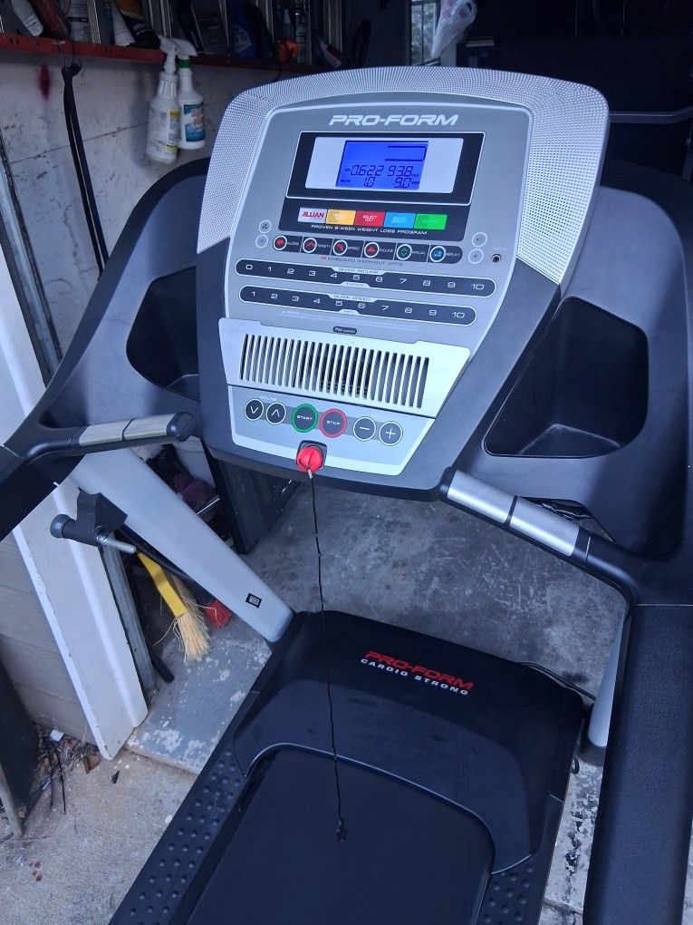 Nice Clean Working Pro Form Treadmill 