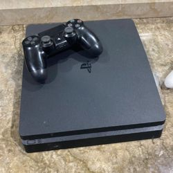 PS4 Comes With Games And Everything Works Great 👍 No Problem Tested And Everything 💯 