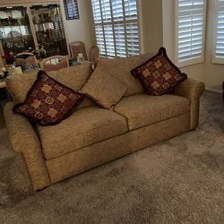 Ethan Allen Couch Great Condition 