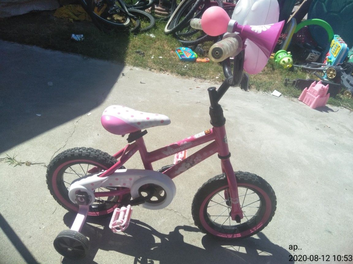 12" Minnie Mouse bike 25$